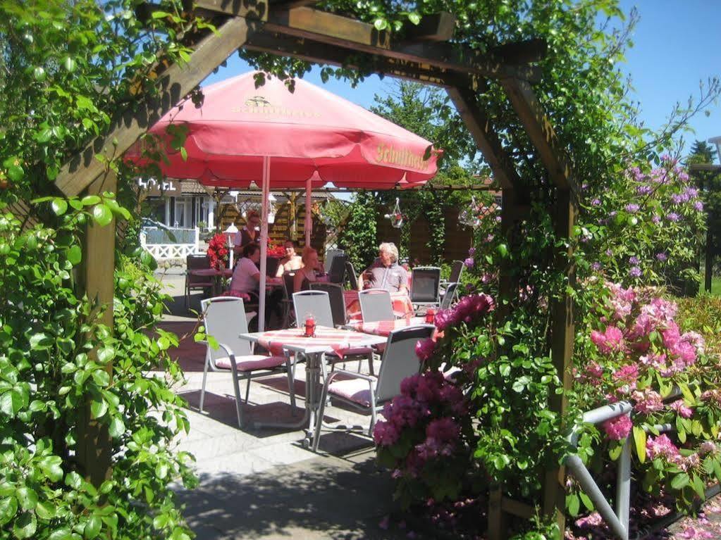 Hotel-Restaurant Vier Linden Stade Exteriér fotografie