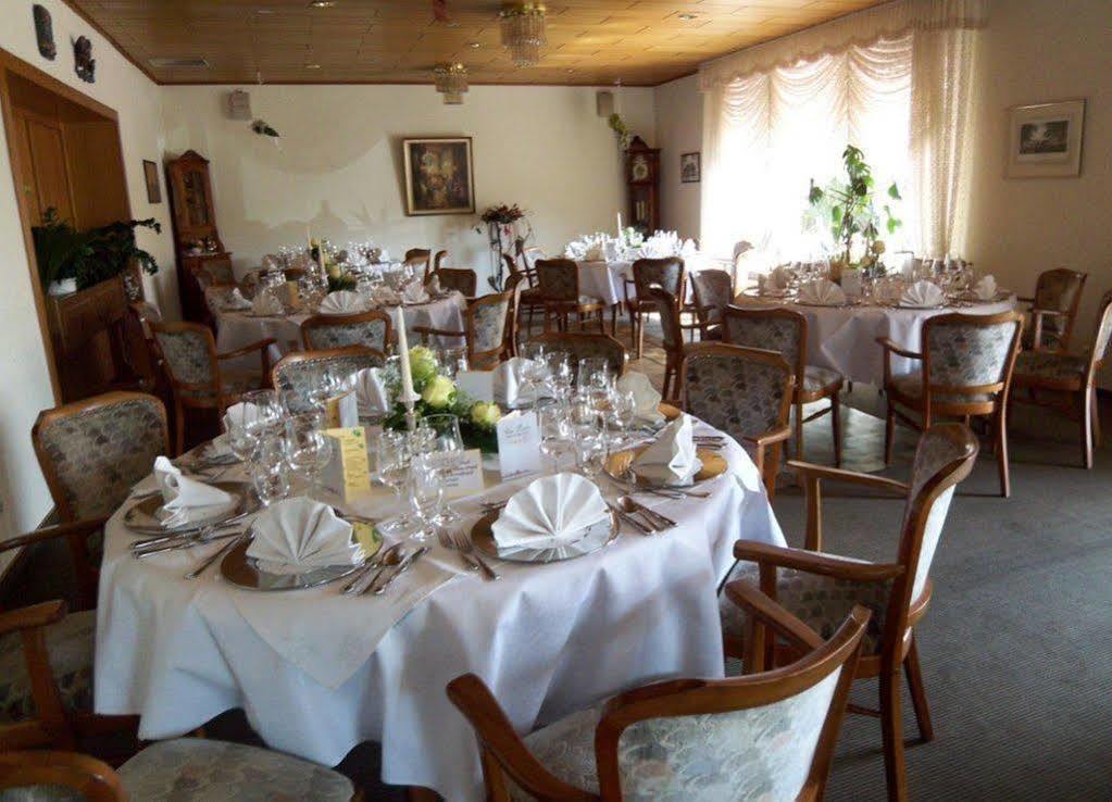 Hotel-Restaurant Vier Linden Stade Exteriér fotografie