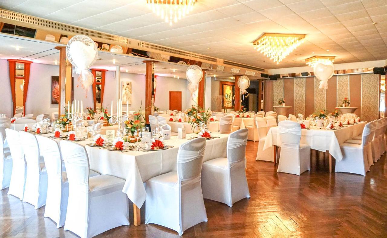 Hotel-Restaurant Vier Linden Stade Exteriér fotografie